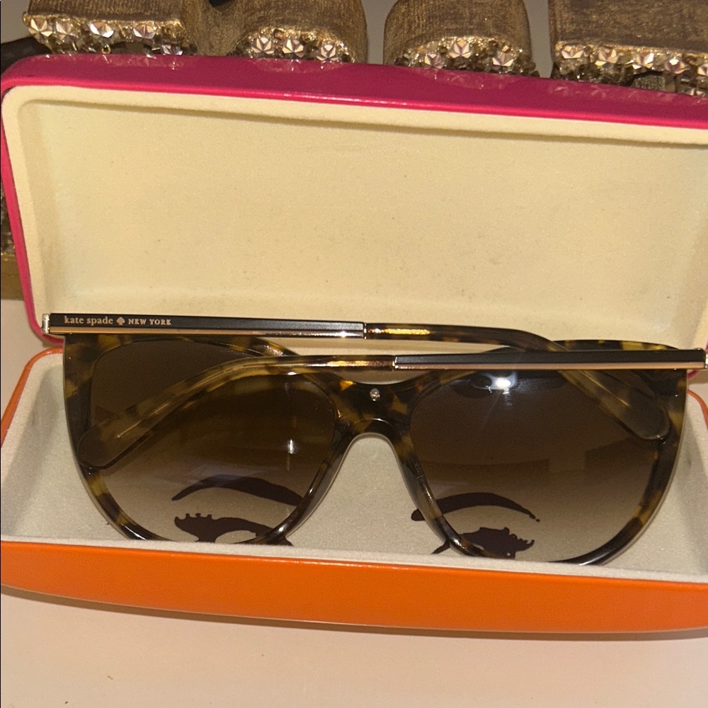 Kate Spade Black and Tortoise Sunglasses. Offers welcome - Picture 9 of 11